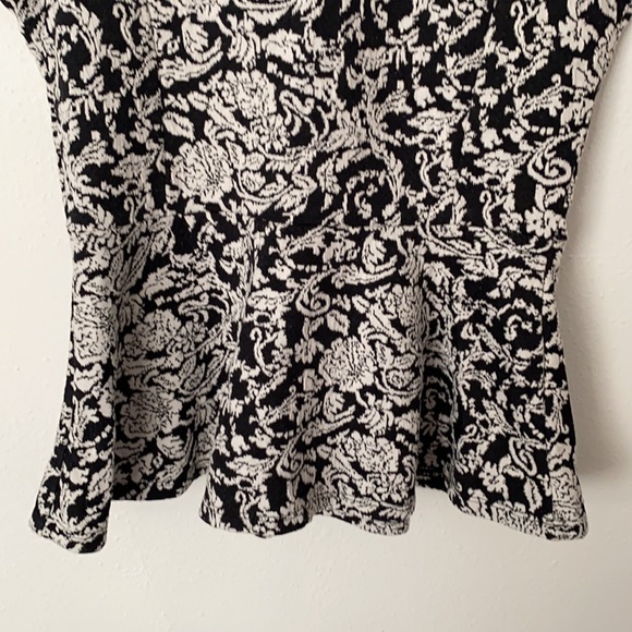 Maurice’s Black and White Floral Peplum Top - Picture 3 of 8